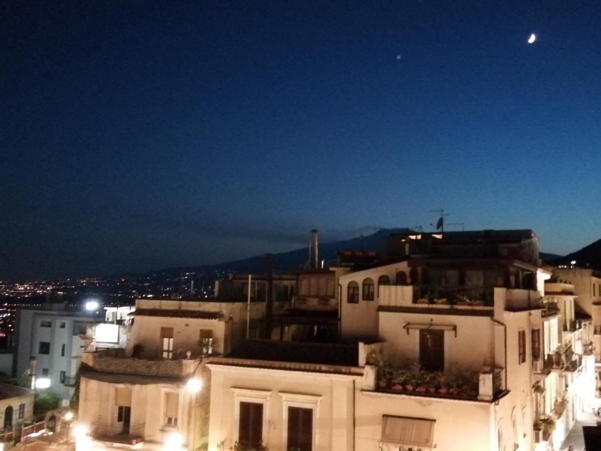 Aly Art Apartment Taormina Duomo, Gulf & Etna View Exteriör bild