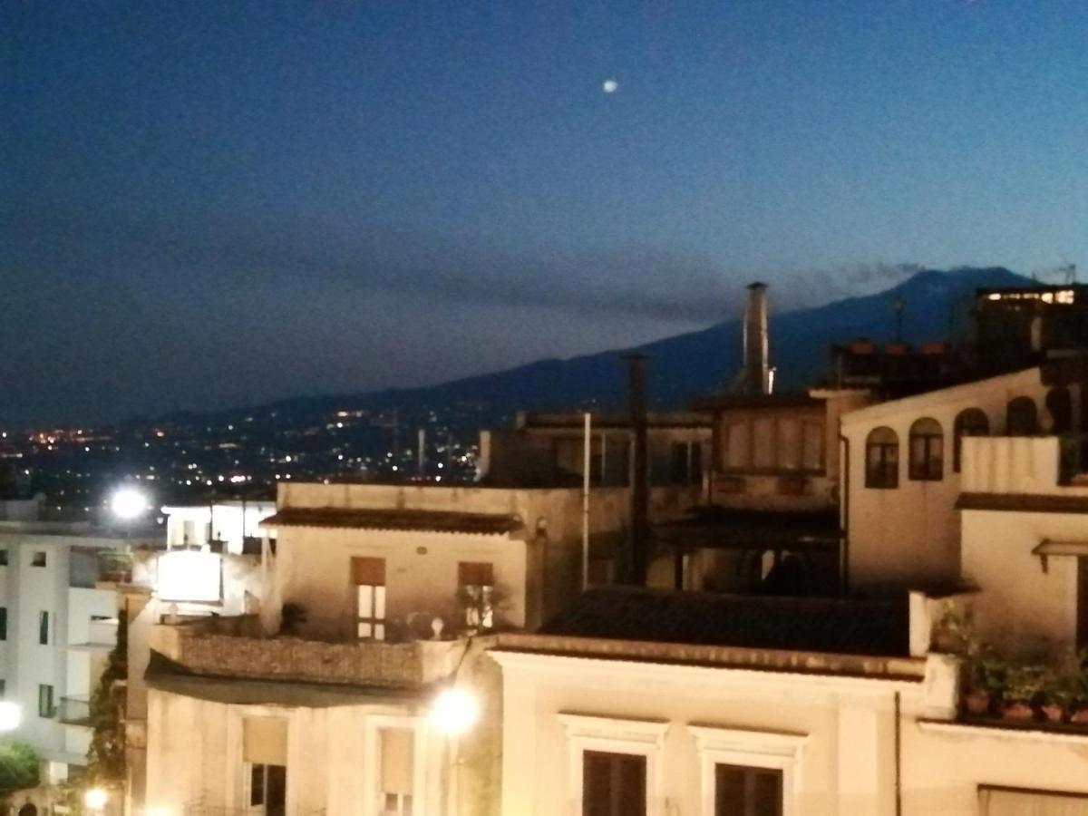Aly Art Apartment Taormina Duomo, Gulf & Etna View Exteriör bild