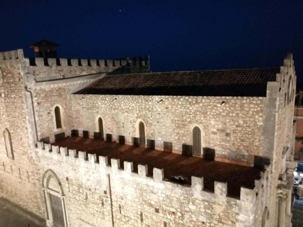 Aly Art Apartment Taormina Duomo, Gulf & Etna View Exteriör bild