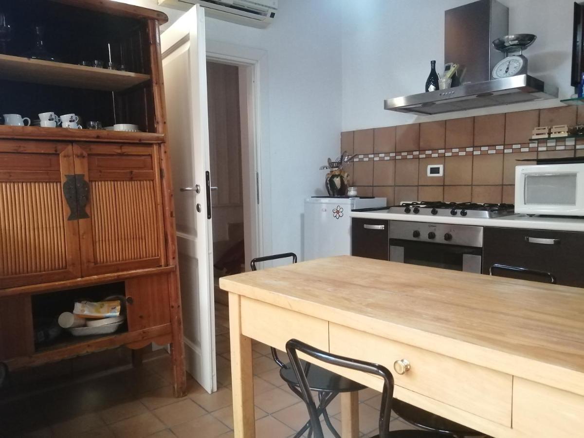 Aly Art Apartment Taormina Duomo, Gulf & Etna View Exteriör bild