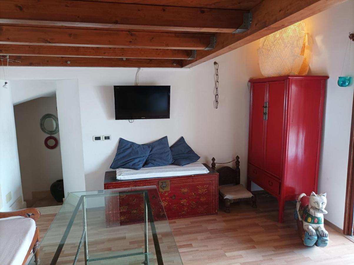 Aly Art Apartment Taormina Duomo, Gulf & Etna View Exteriör bild