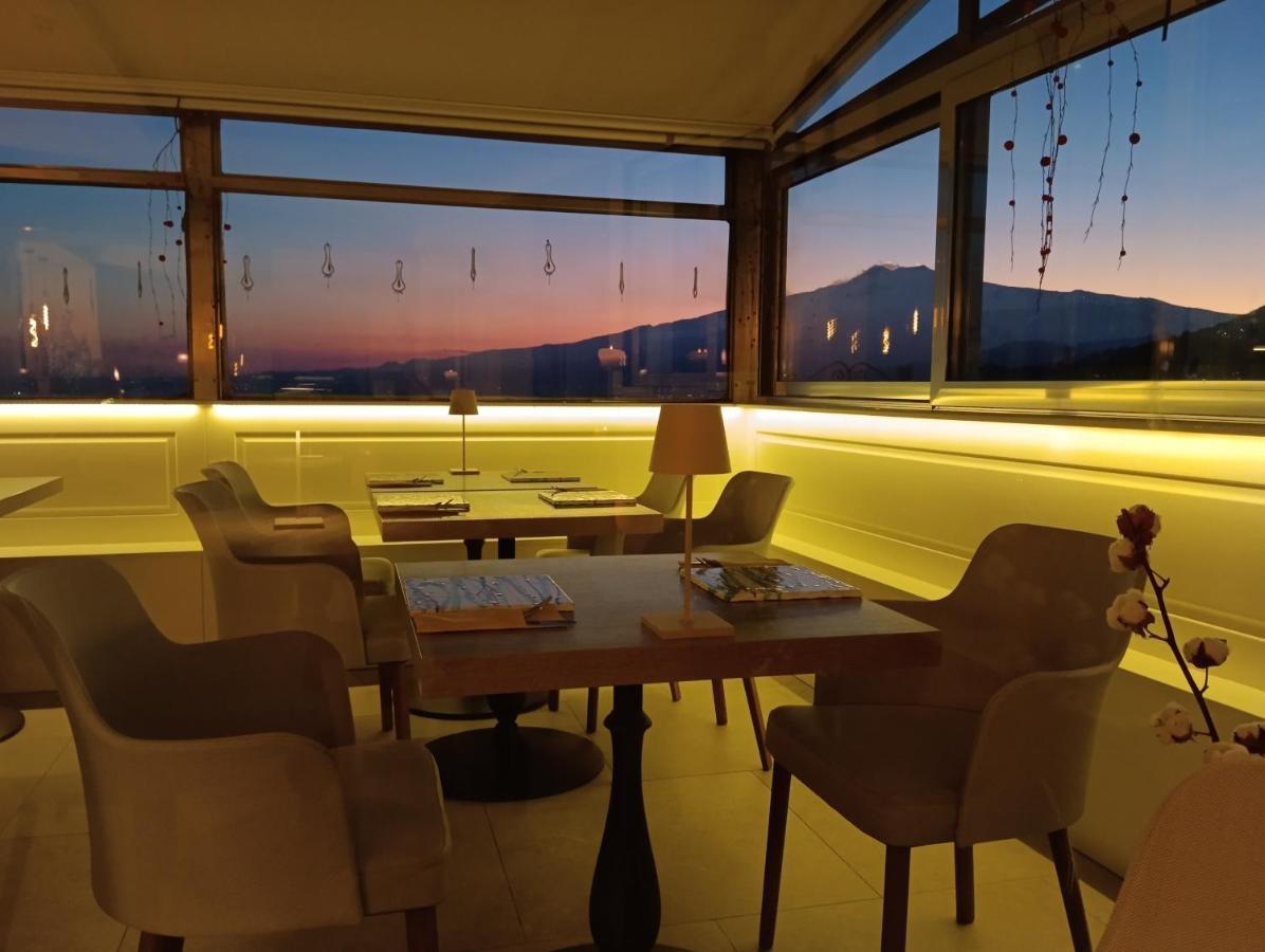 Aly Art Apartment Taormina Duomo, Gulf & Etna View Exteriör bild